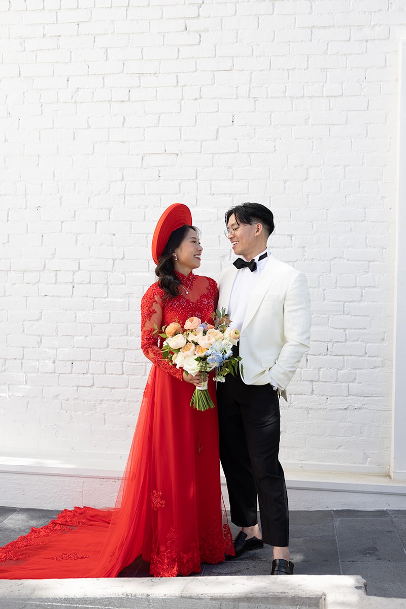 traditional vietnamese bride and groom