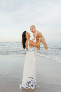 mommy and me, beach, photos, sunshine